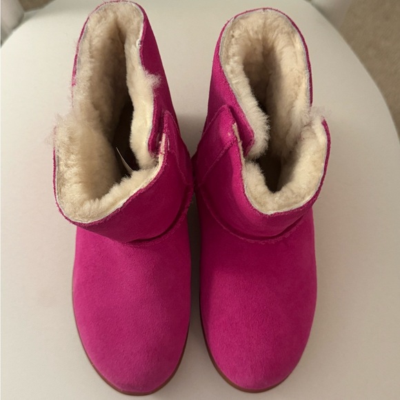 NEW UGG Kids Boots in Pink with Cream Lining - Picture 5 of 7
